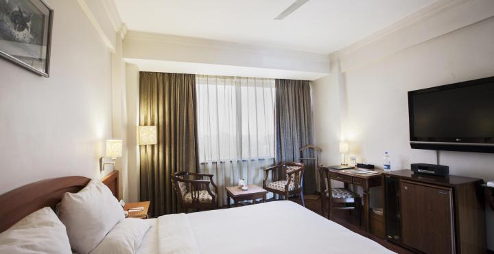 Hotel Gemini Continental, Hazratganj Lucknow Exterior foto
