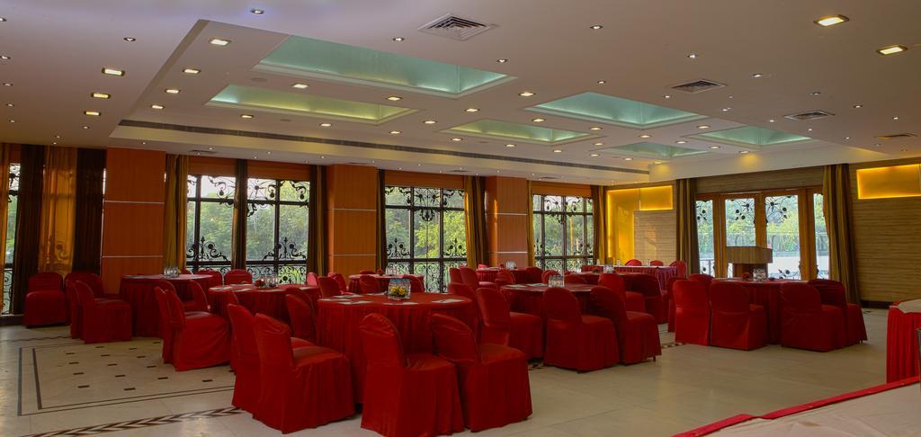 Hotel Gemini Continental, Hazratganj Lucknow Exterior foto