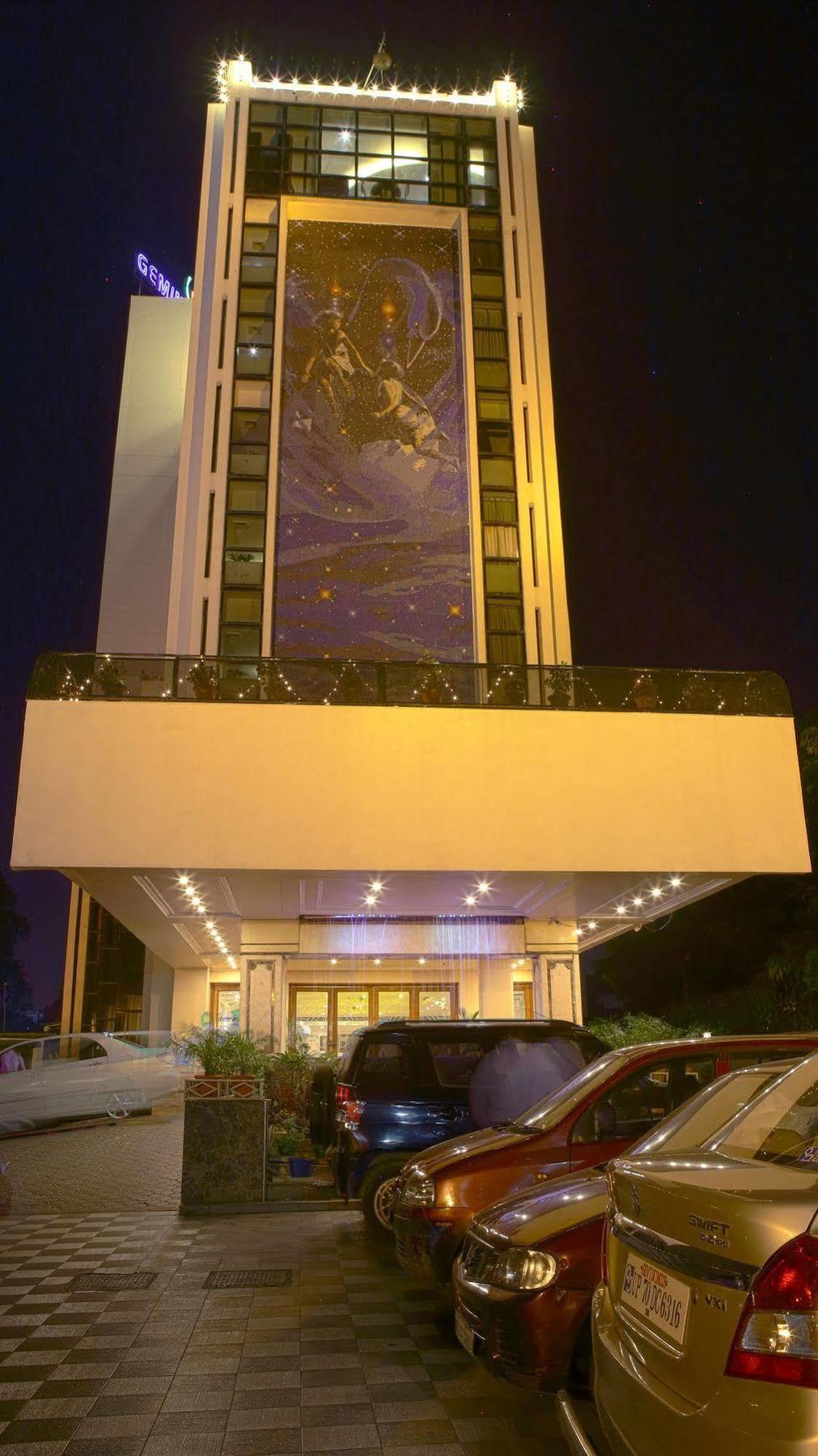 Hotel Gemini Continental, Hazratganj Lucknow Exterior foto